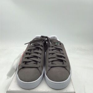 Mens Size 8 Pumas Faux Grey